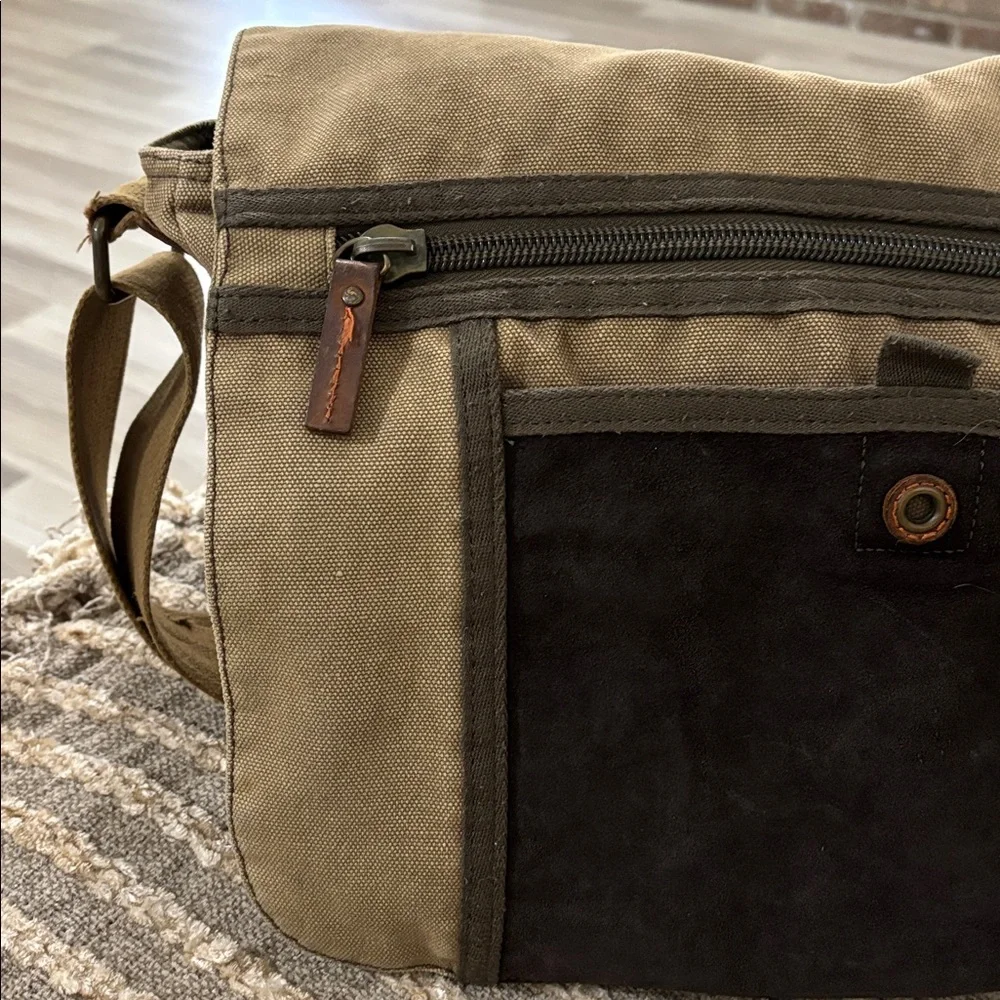 Fossil Original A-54 Messenger Commuter Bag Brown Canvas‎ Shoulder Crossbody